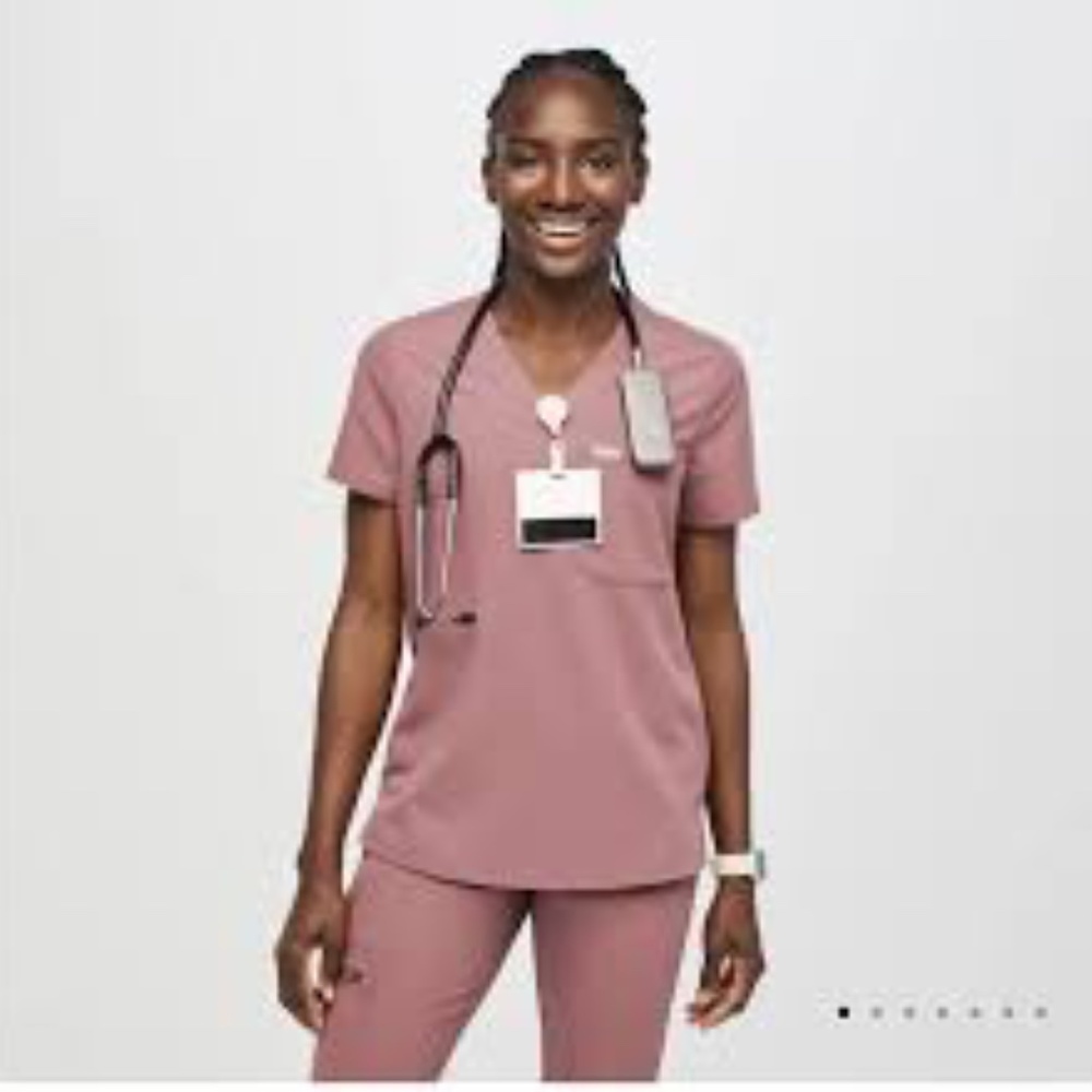 Wear FIGS - Catarina One-Pocket Scrub Top - Mauve - XS